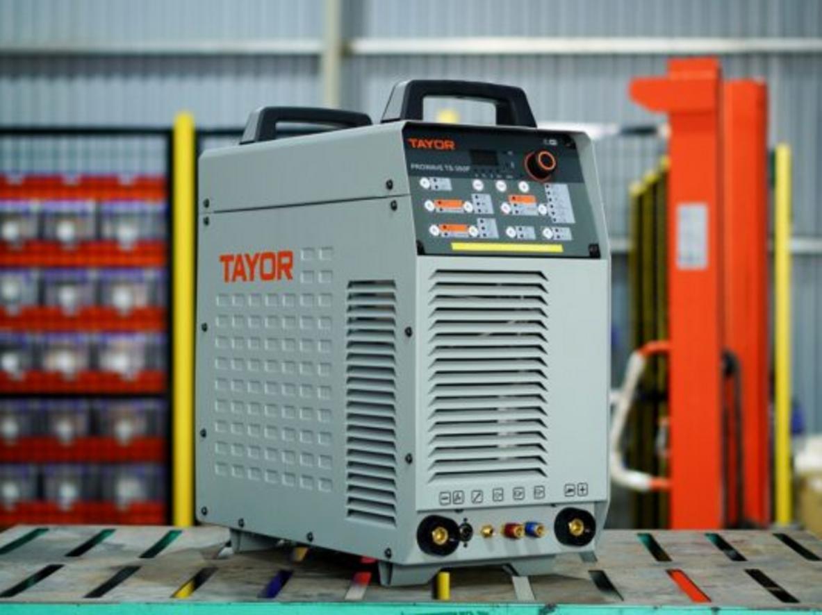 TS-350P hỗ trợ TIG và MMA cho nhu cầu hàn đa dạng trong xưởng.