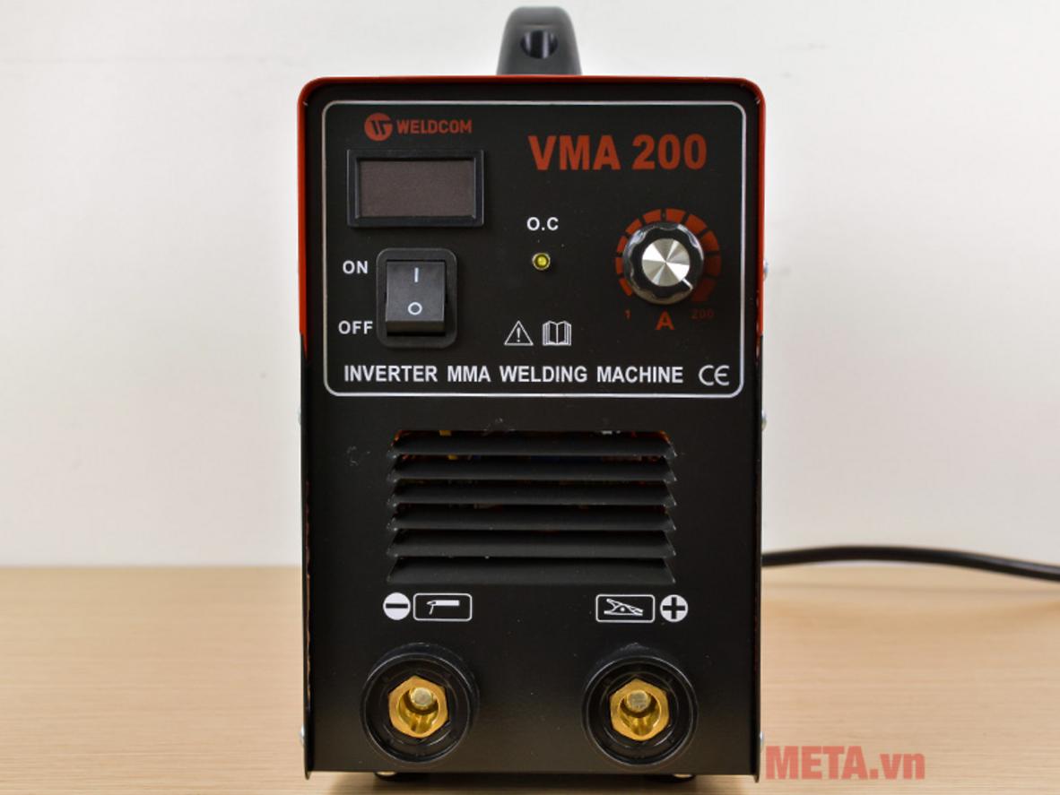 Máy chạy điện 220V/50Hz nên dễ dùng trong gia đình và xưởng nhỏ.