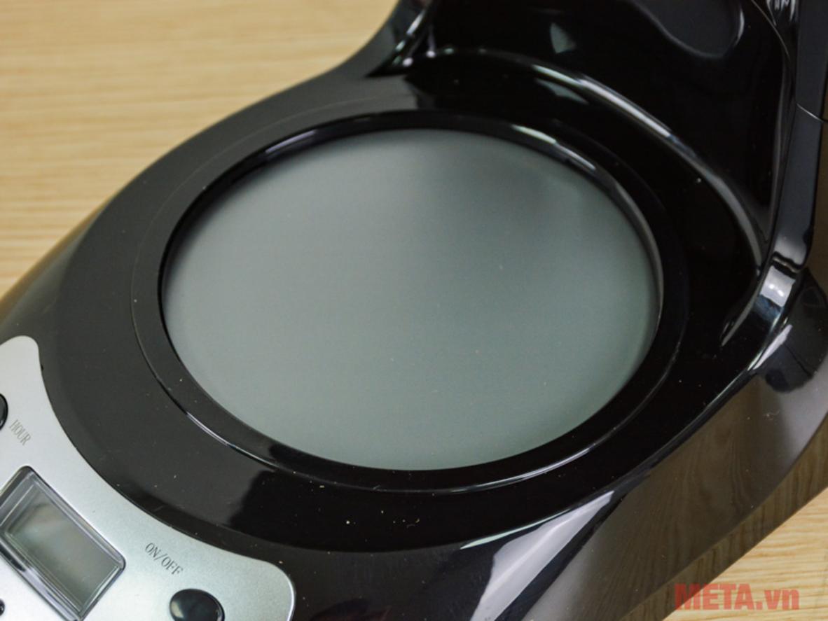 Winci CM9103T nhỏ gọn, dễ đặt trên quầy bếp hoặc bàn làm việc.