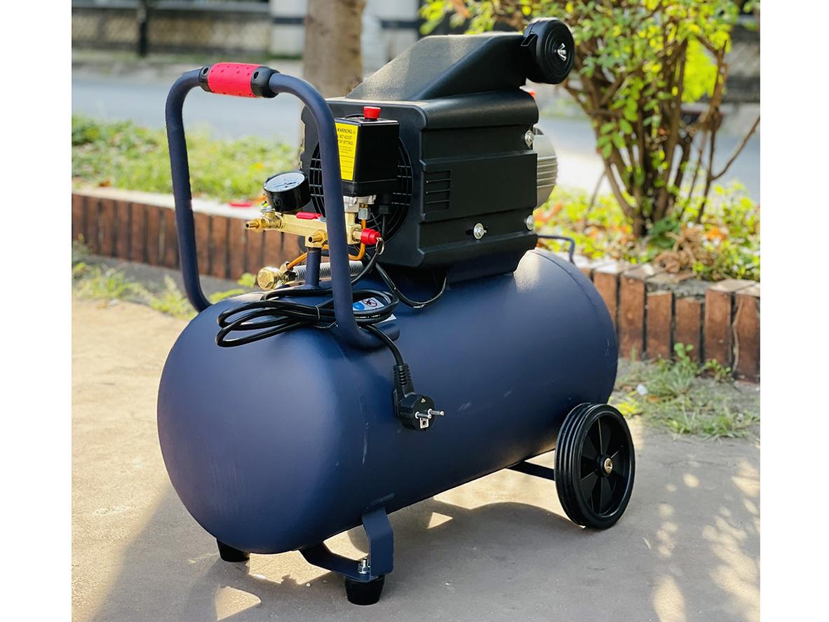 Tính cơ động với bánh xe di chuyển của Máy nén khí Btec BT4050 (50 lít)