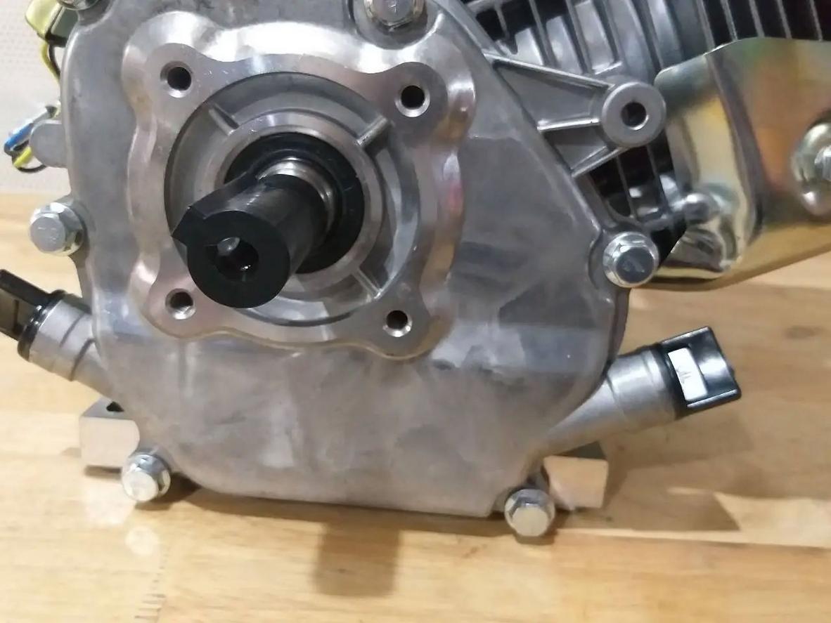 Động cơ xăng 4 thì mang lại nền tảng vận hành ổn định và dễ bảo dưỡng.