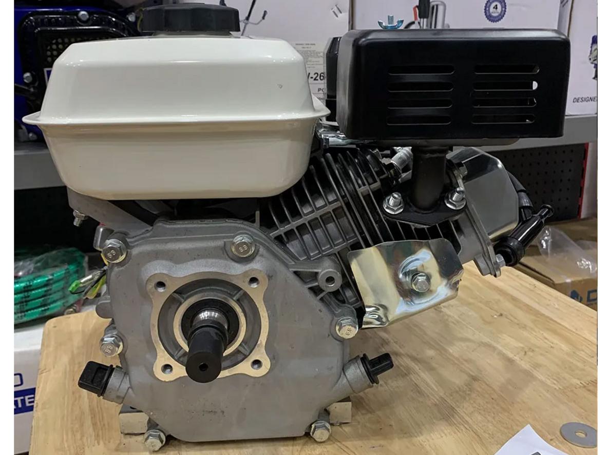 Công suất 7.5HP và 212cc giúp máy đáp ứng tốt nhu cầu truyền động phổ thông.