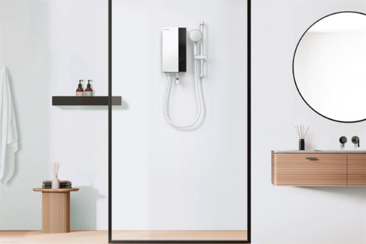 Thiết kế gọn và khả năng làm nóng nhanh giúp DH-4US1VW phù hợp phòng tắm gia đình hiện đại.
