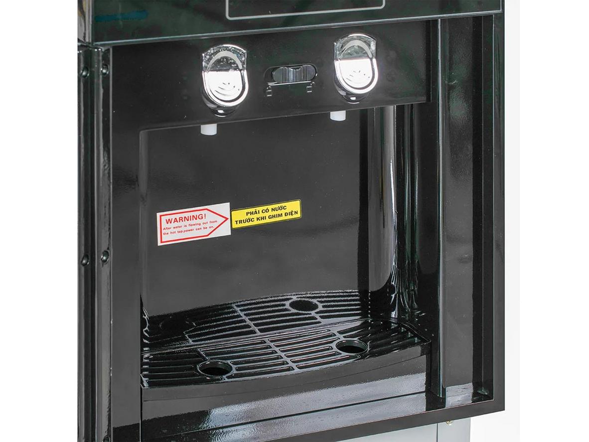 Bình chứa inox và vỏ ABS giúp máy bền, sạch và dễ chăm sóc.
