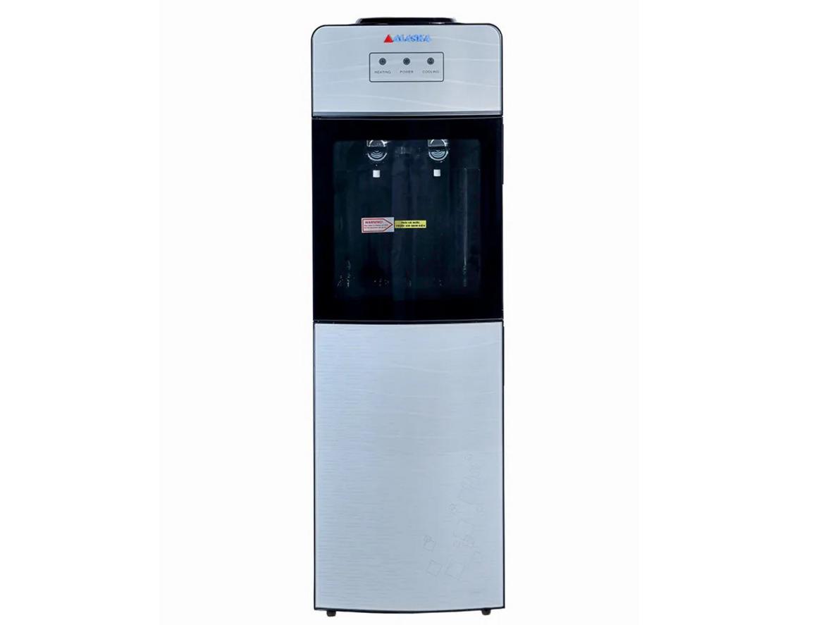 Máy nước uống nóng lạnh Alaska R-90 nổi bật với thiết kế gọn, 2 vòi và công nghệ làm lạnh Block.