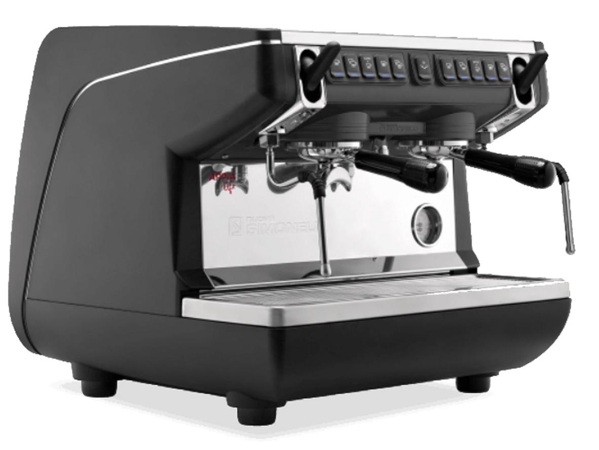 Cận cảnh máy pha cà phê Nuova Simonelli Appia Life Compact Vol trong vận hành thực tế