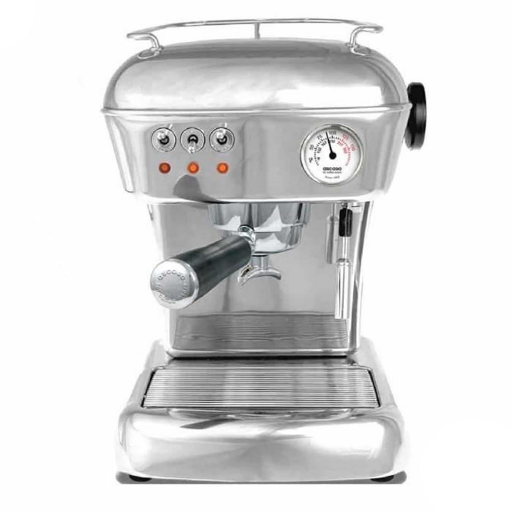Ascaso Dream DR-18 sở hữu thiết kế retro cao cấp, phù hợp không gian bếp và văn phòng nhỏ.