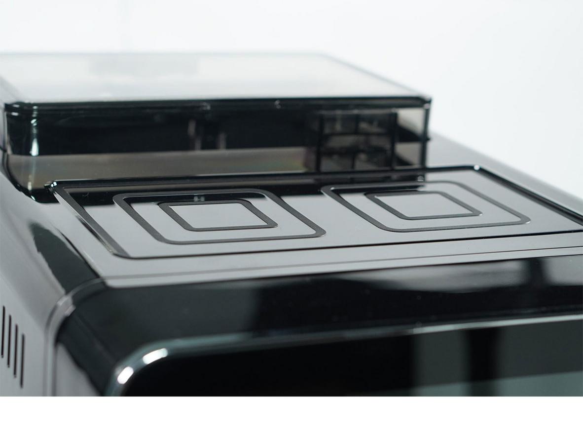 Công suất 1300W và bình nước 1,7 lít giúp máy pha ổn định, ít gián đoạn khi dùng hằng ngày.