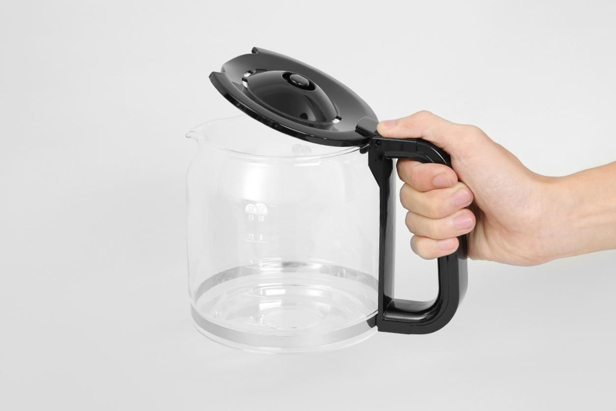 Công suất 900W giúp pha nhanh, tiết kiệm thời gian chờ.