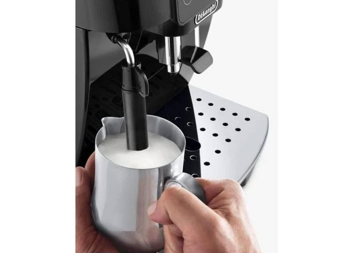De'Longhi Magnifica Start ECAM 220.22.GB — máy pha cà phê tự động hạt-đến-tách cho gia đình và văn phòng nhỏ.