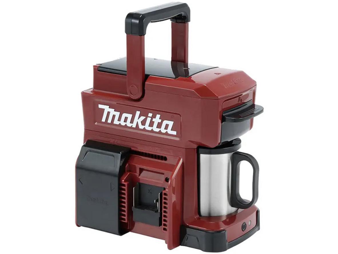 Máy pha cà phê dùng pin Makita DCM501ZAR gọn nhẹ, phù hợp công trường và xe bán hàng lưu động.