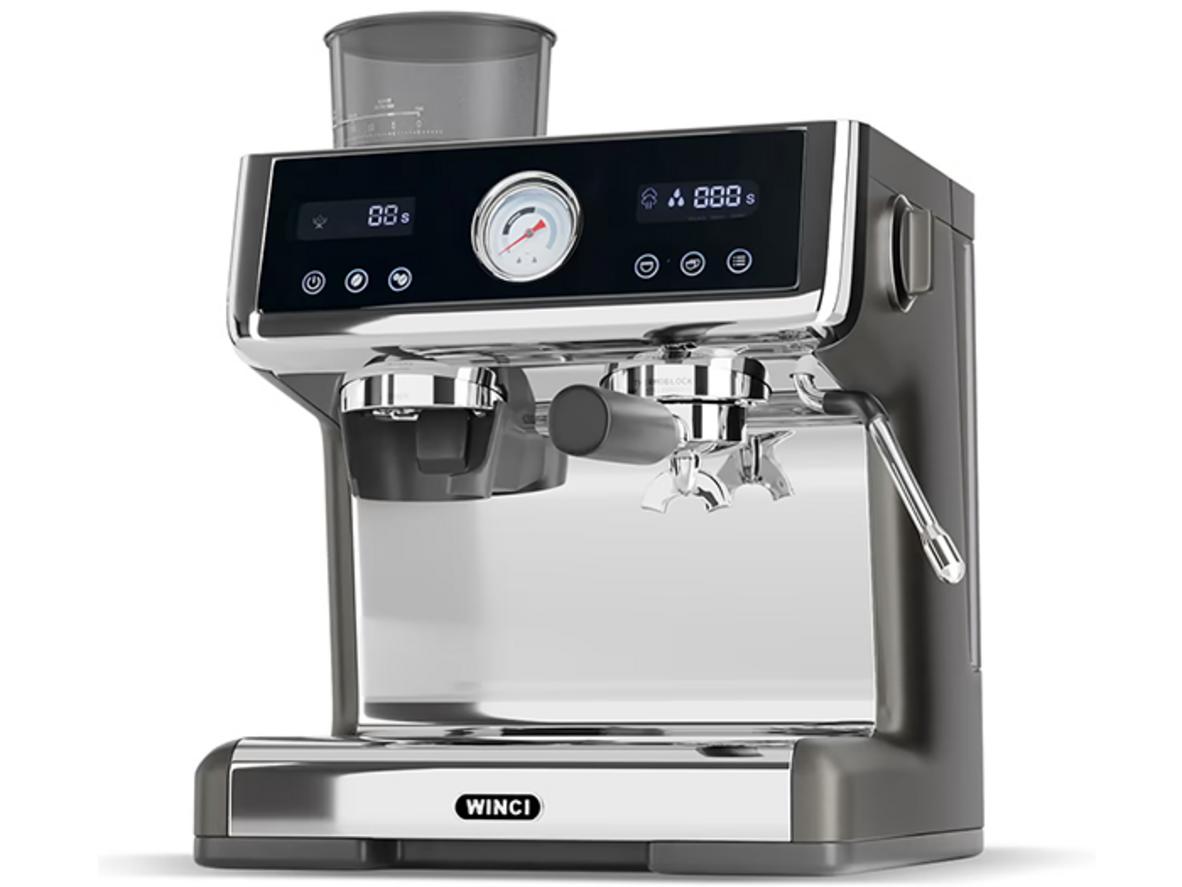 Winci EM58 cho phép pha espresso và đánh sữa gần như đồng thời nhờ 2 boiler độc lập.
