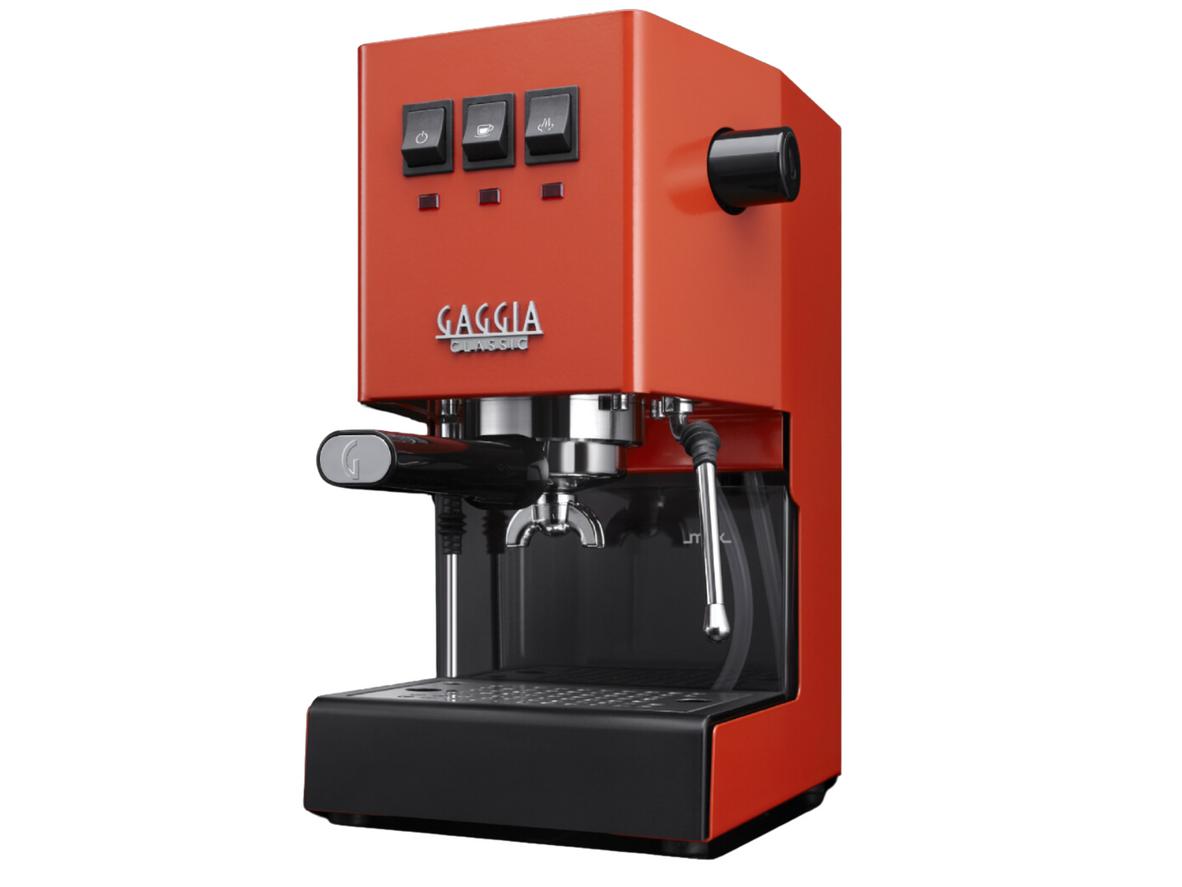 Máy pha cà phê Gaggia Classic EVO mang phong cách Ý, phù hợp cho gia đình và quầy pha nhỏ.