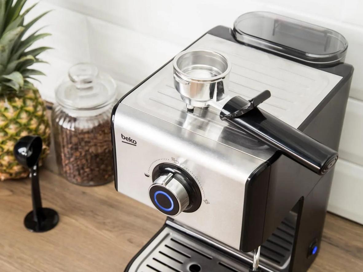 Áp suất 15 bar hỗ trợ chiết xuất espresso đậm vị, crema đẹp hơn.
