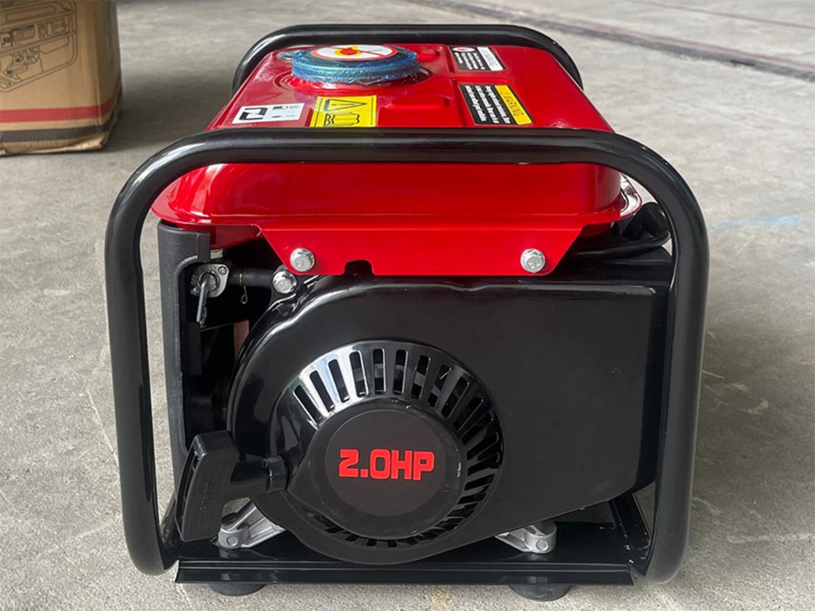 Thông số kỹ thuật máy phát điện 2 thì Bgas BGA1000C: 600W liên tục, 800W tối đa, bình 5.5 lít.