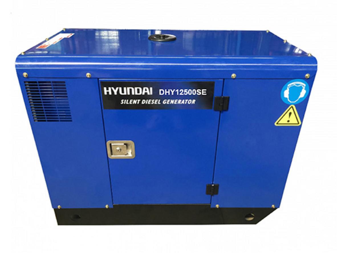 Máy phát điện chạy dầu Hyundai DHY12500SE (10-11kW) phù hợp điện dự phòng tải lớn.