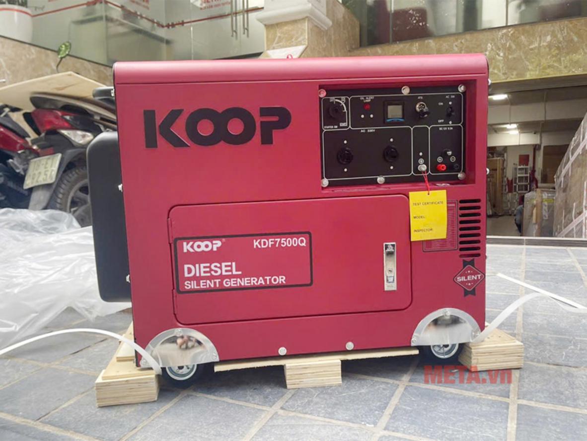 Koop KDF7500Q có động cơ KD188FAE, AVR và vỏ Quiet cho vận hành ổn định.