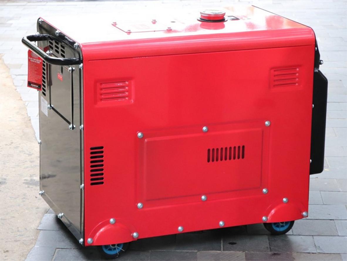 Chi tiết máy phát điện Oshima OS 6500 cho thấy khả năng vận hành bền, êm và tiết kiệm nhiên liệu.
