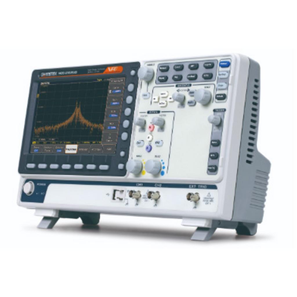 Màn hình TFT 8 inch giúp quan sát dạng sóng và thao tác dễ hơn trong phòng lab.