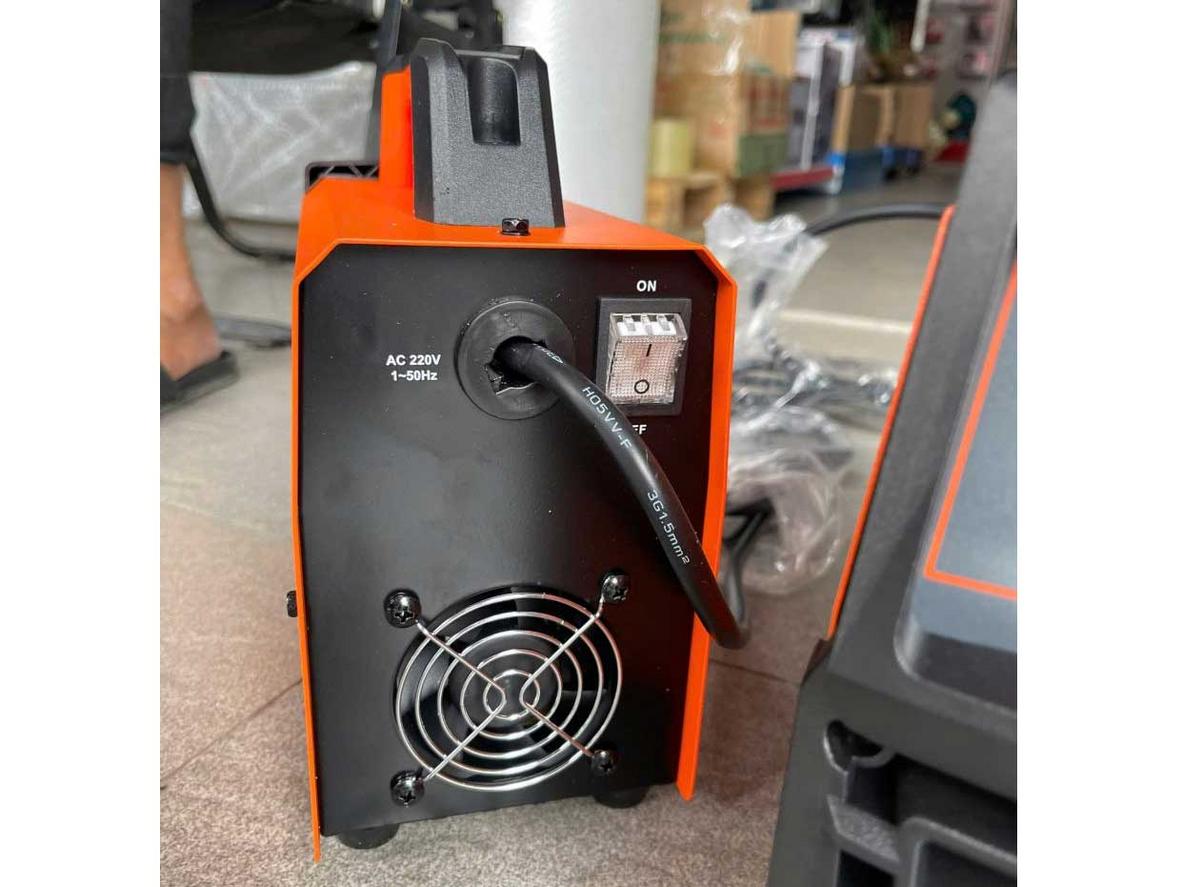 ARC-250 dùng điện 220V nên rất tiện cho gia đình và xưởng nhỏ.