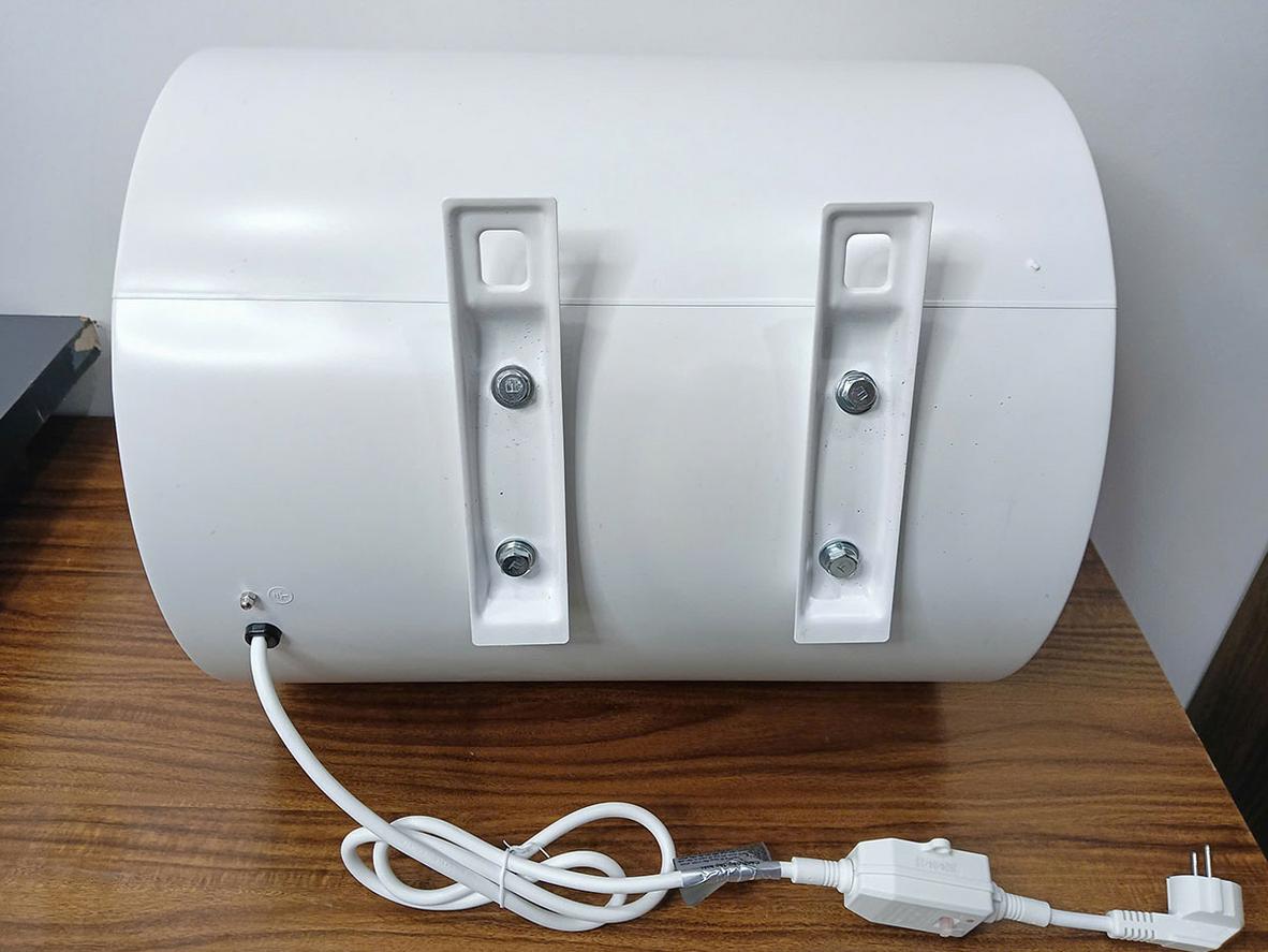 Dung tích 30 lít phù hợp gia đình 3–5 người.