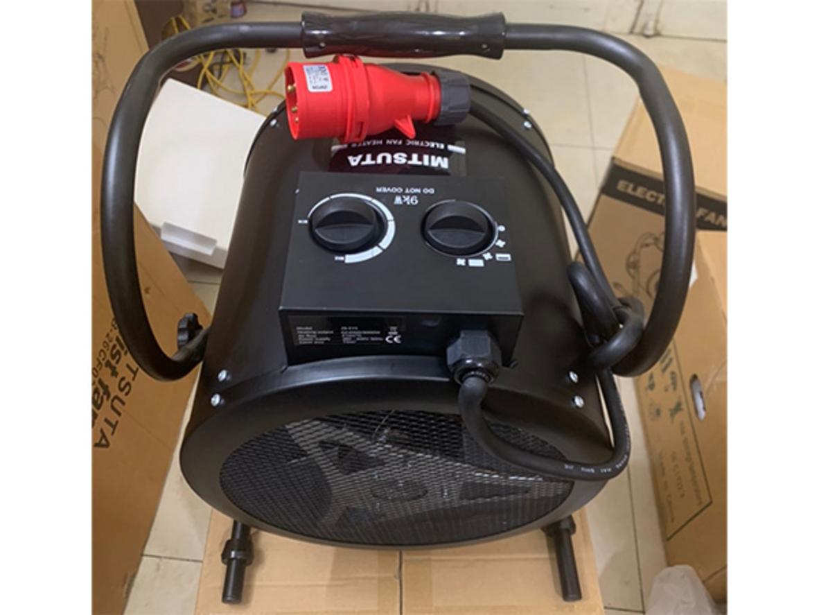 Nguồn điện 380V - 50Hz giúp máy vận hành ổn định trong xưởng.