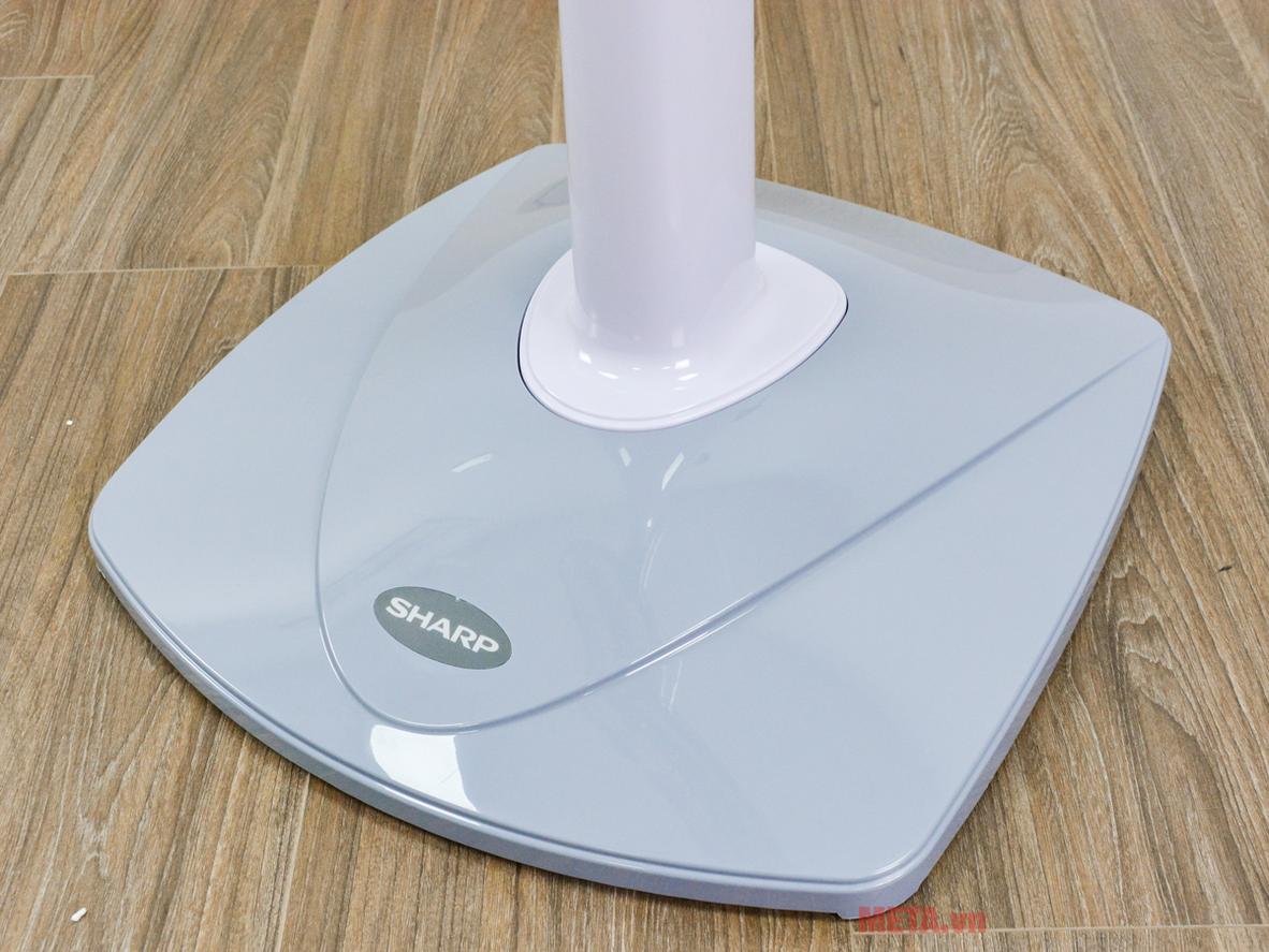 Motor bền bỉ, vận hành êm ái.
