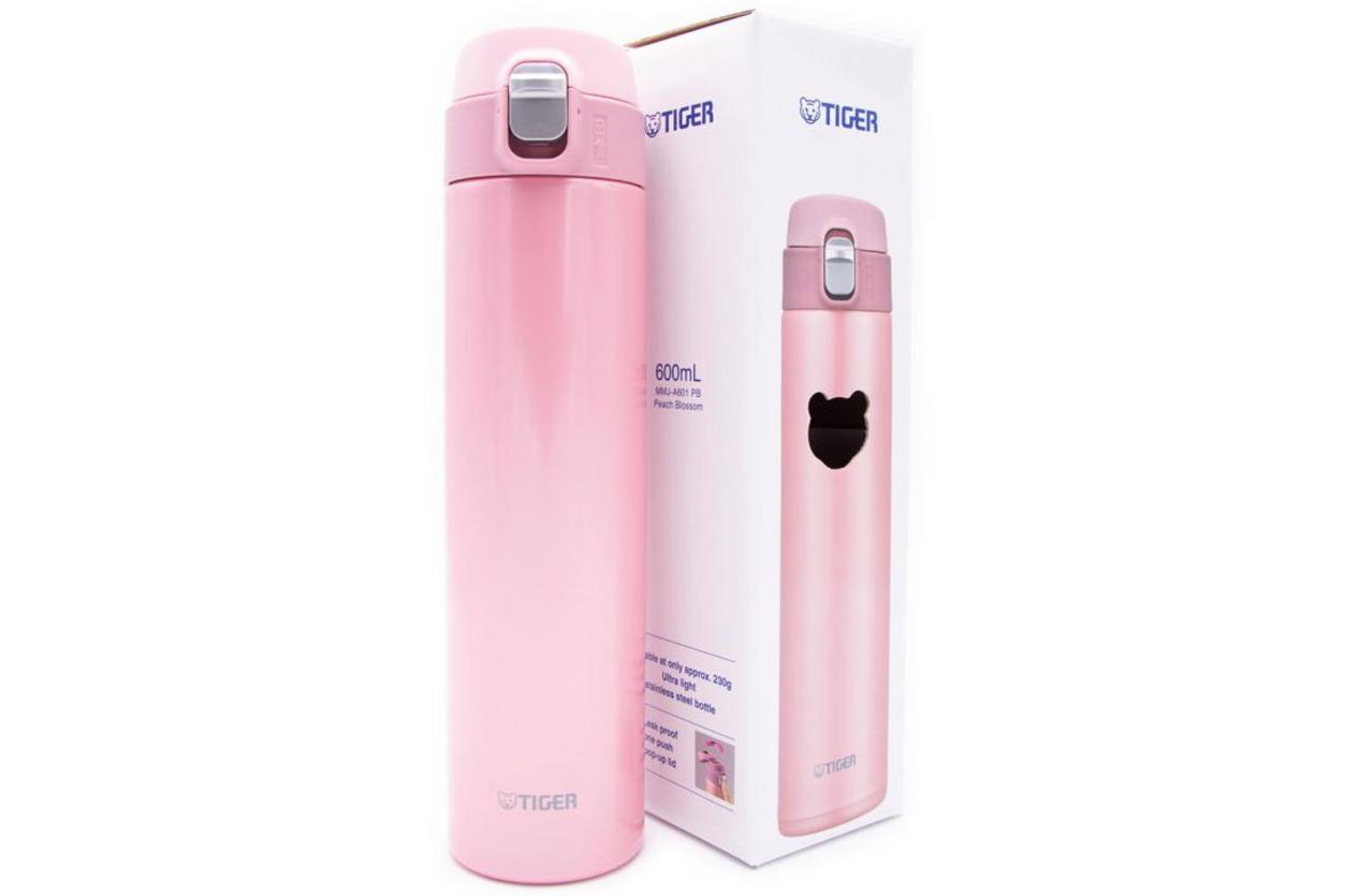 Nắp bật một chạm cho thao tác nhanh, tiện