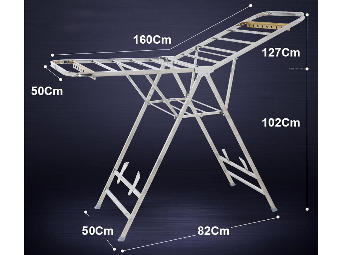 Khu vực để giày vớ tăng tính tiện dụng cho gia đình.