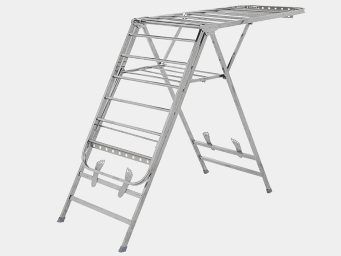 Chất liệu inox giúp giàn phơi bền hơn khi đặt ở khu vực ẩm.