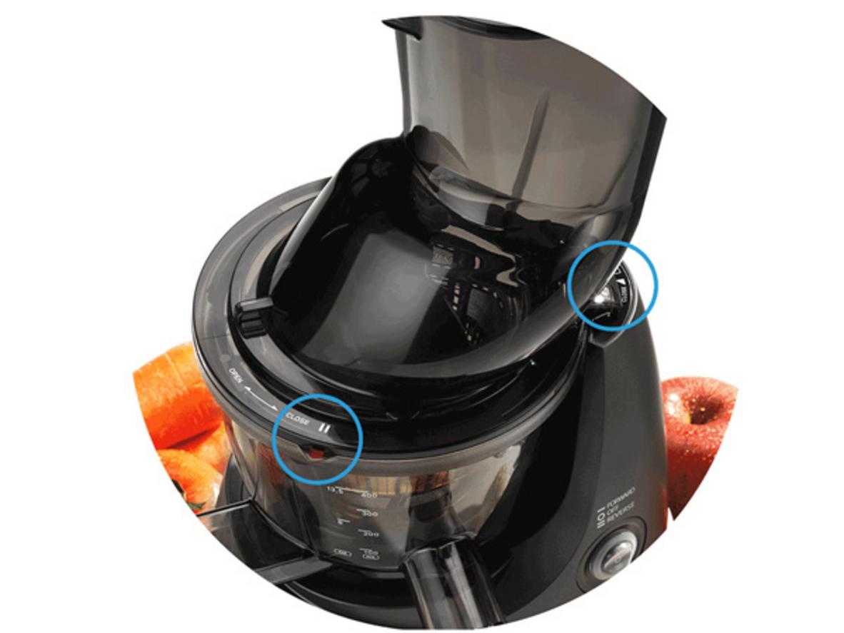 Ống nạp 8,2cm giúp ép nguyên trái tiện hơn