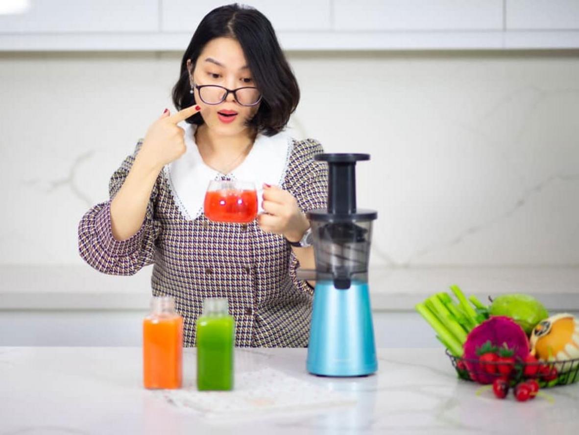 Ống tiếp 45mm và chức năng xoay đảo chiều giúp dùng tiện hơn