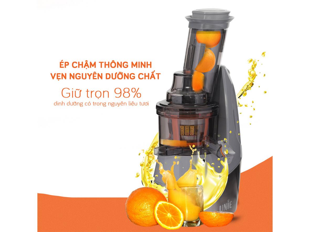 Ống tiếp nguyên liệu 75mm cho phép ép nguyên trái tiện lợi.
