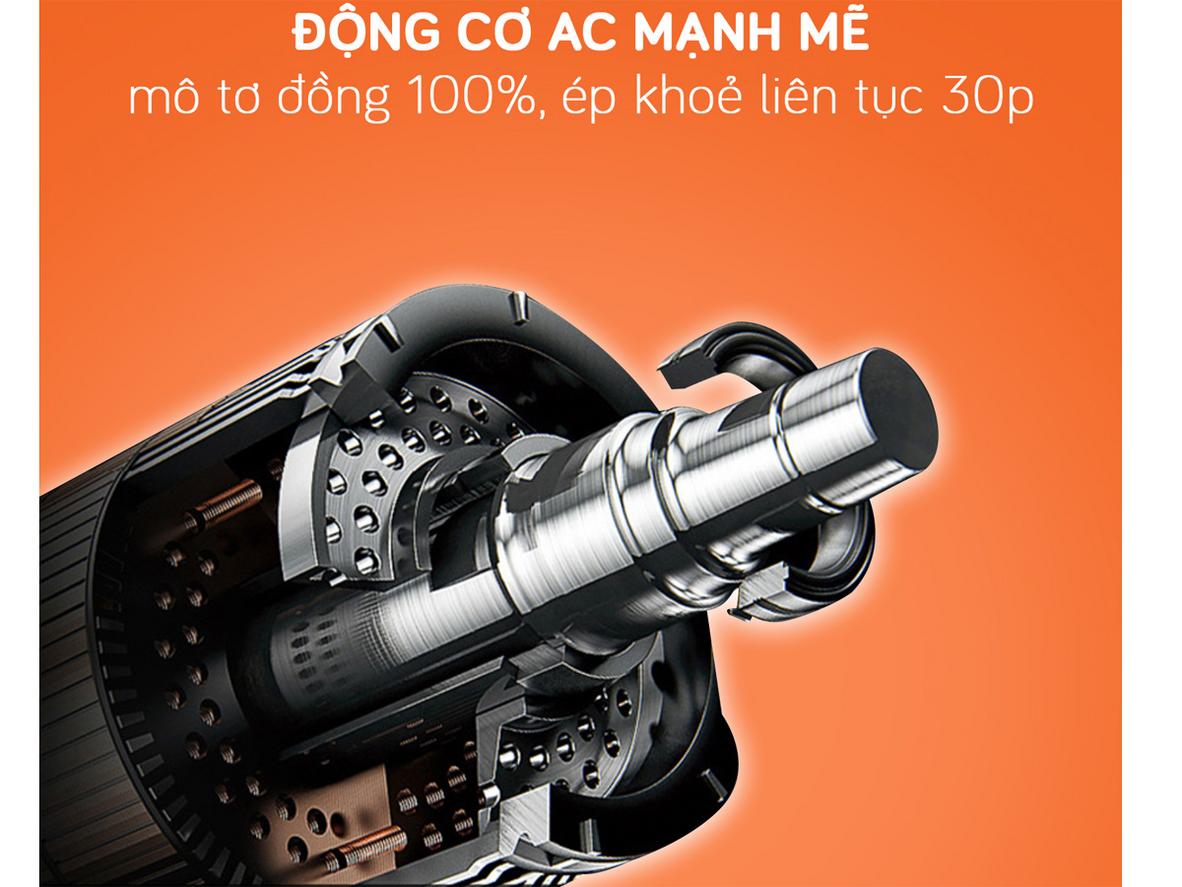 Ống tiếp nguyên liệu 75mm cho phép ép nguyên trái tiện lợi.