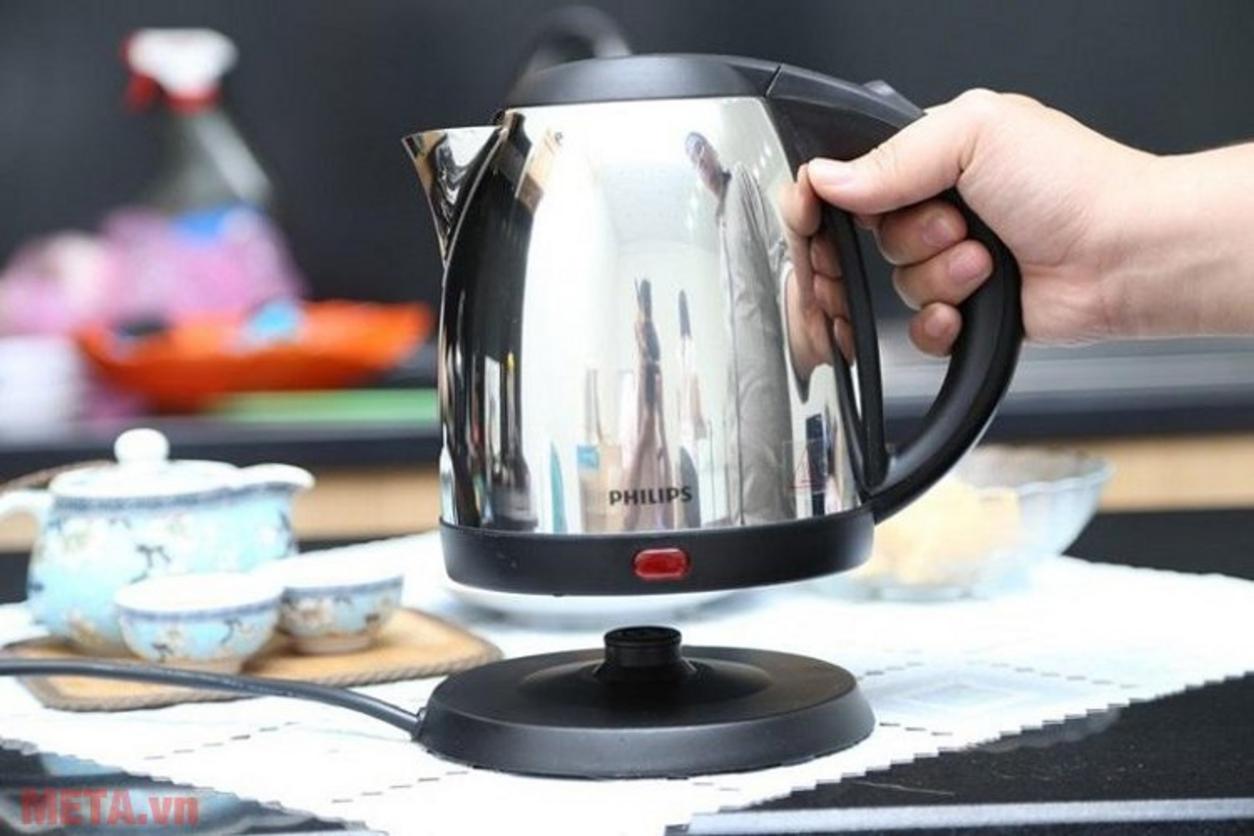 Công suất 1.800W giúp đun nước nhanh trong thời gian ngắn.