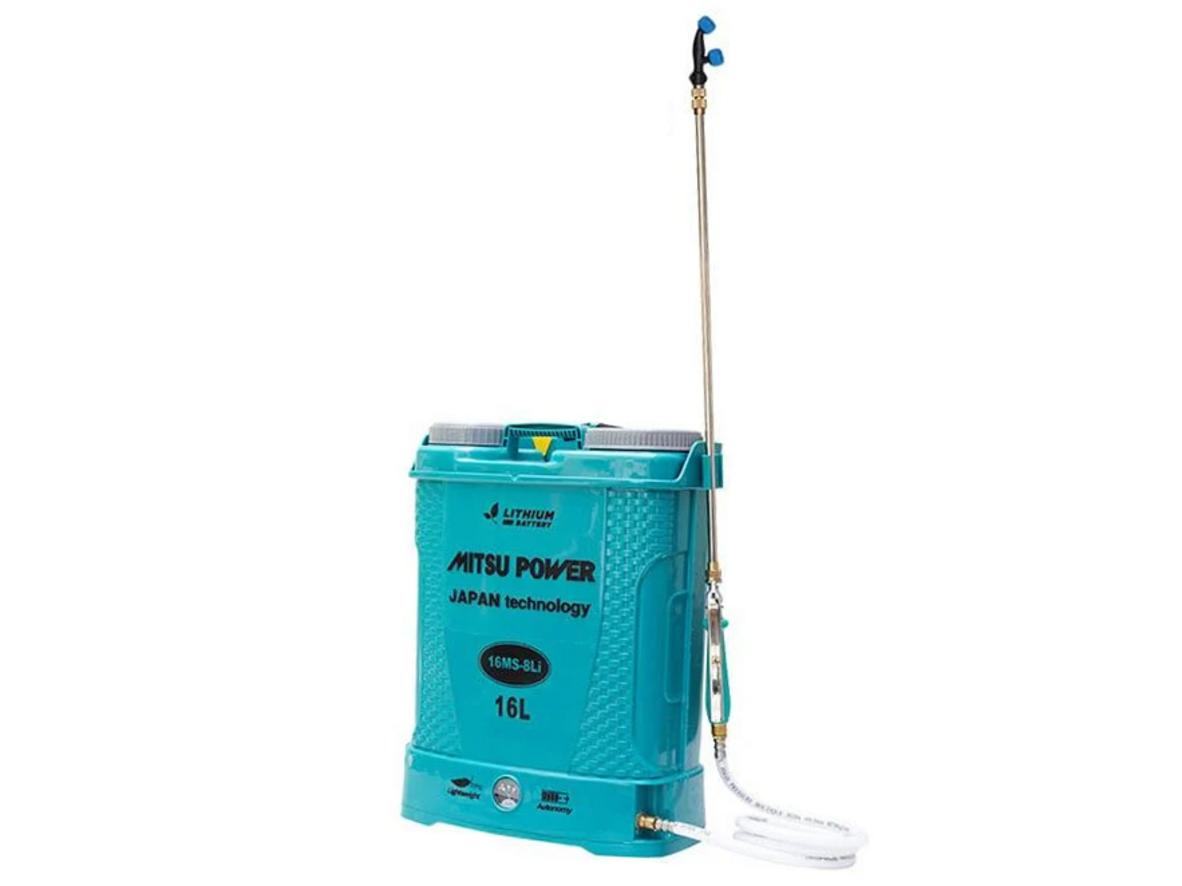 Pin Li-ion 12V 8Ah giúp máy nhẹ hơn và cơ động hơn khi mang vác.