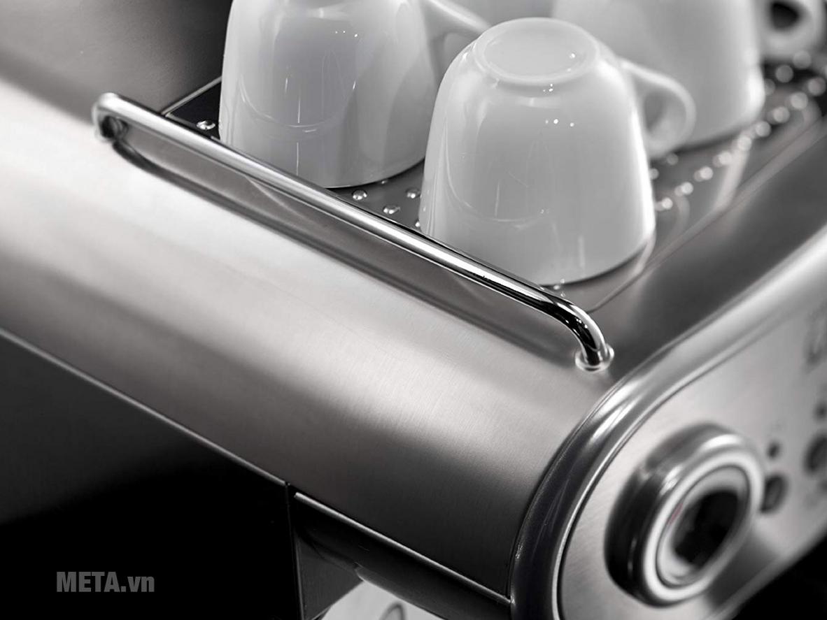 Pre-brewing giúp làm ẩm bột cà phê trước khi chiết xuất, hỗ trợ ly espresso ổn định hơn.