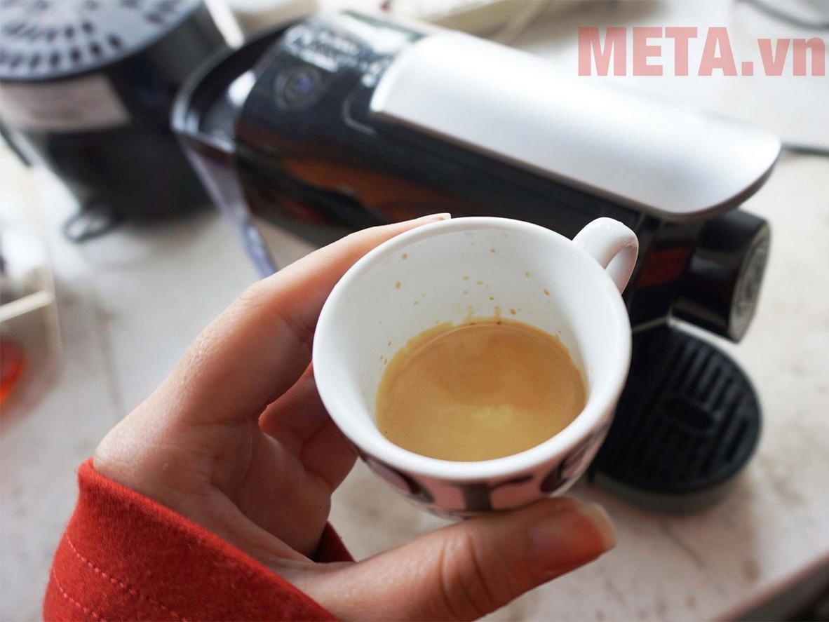 Bình nước 700ml và ngăn chứa bã 150ml giúp Procaffe TC01 gọn sạch khi dùng liên tục.