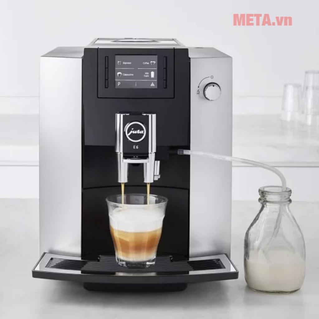 Professional Aroma Grinder giúp xay hạt đều và giữ hương cà phê tốt hơn.