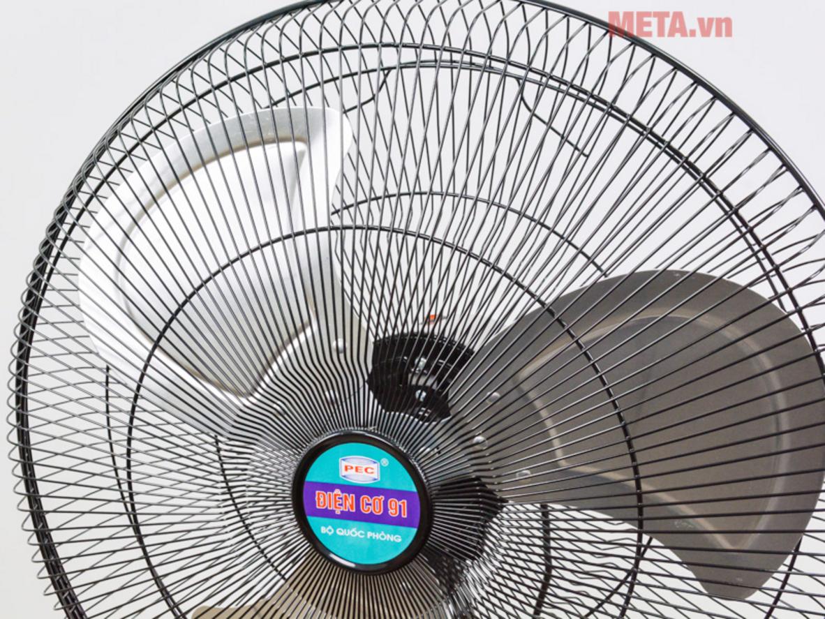 3 cấp tốc độ giúp điều chỉnh gió linh hoạt theo nhu cầu.