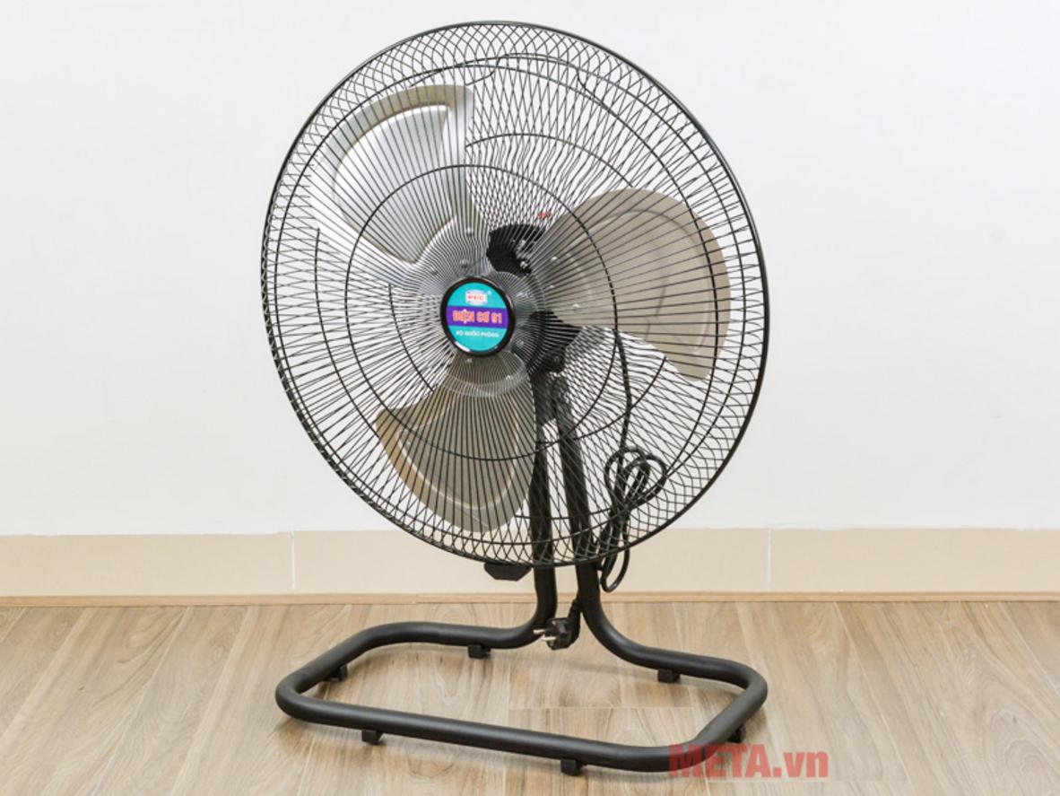 Thân sắt chắc chắn giúp quạt vận hành ổn định và bền hơn.