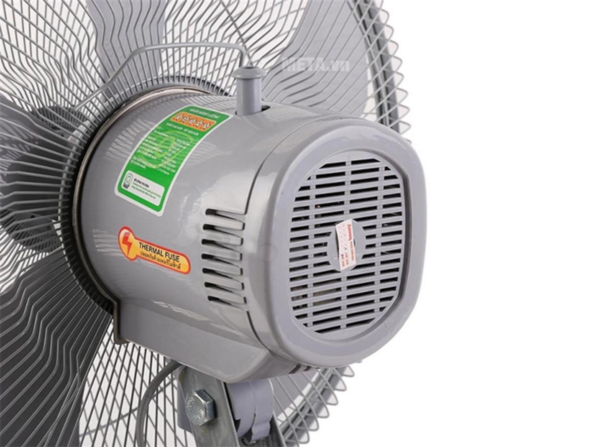 120W và sải cánh 45cm giúp quạt tạo gió mạnh, tỏa rộng.