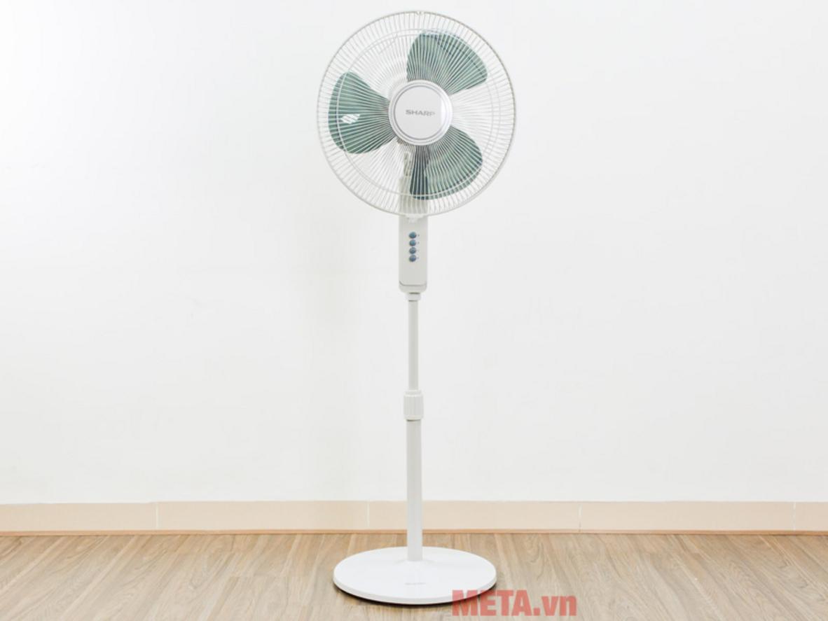 Điều chỉnh chiều cao linh hoạt từ 70-133cm cho nhiều không gian.
