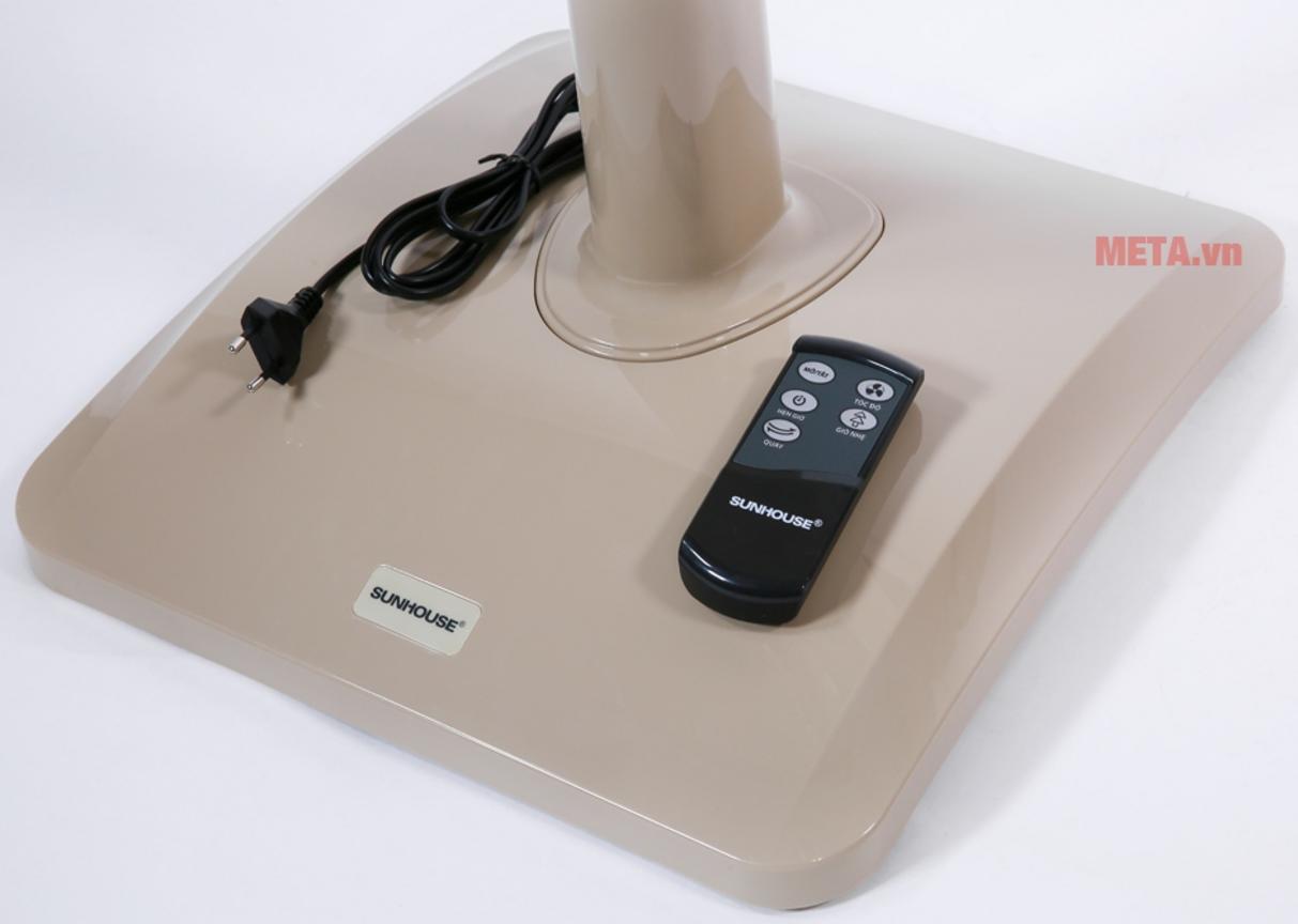 Remote và hẹn giờ đến 6 tiếng giúp sử dụng tiện lợi hơn.