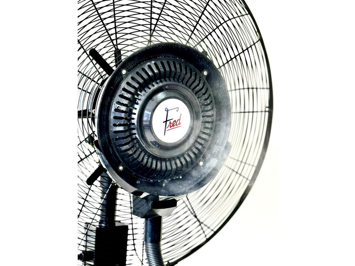 Công suất 350W giúp quạt tạo luồng gió mạnh, phù hợp không gian lớn.