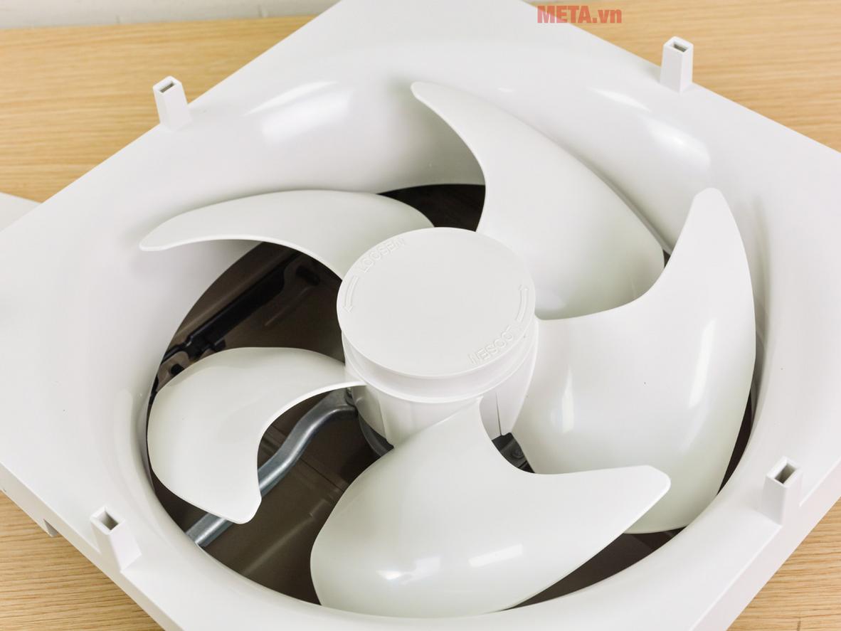 Lỗ chờ chuẩn 30cm x 30cm giúp lắp đặt thuận tiện.