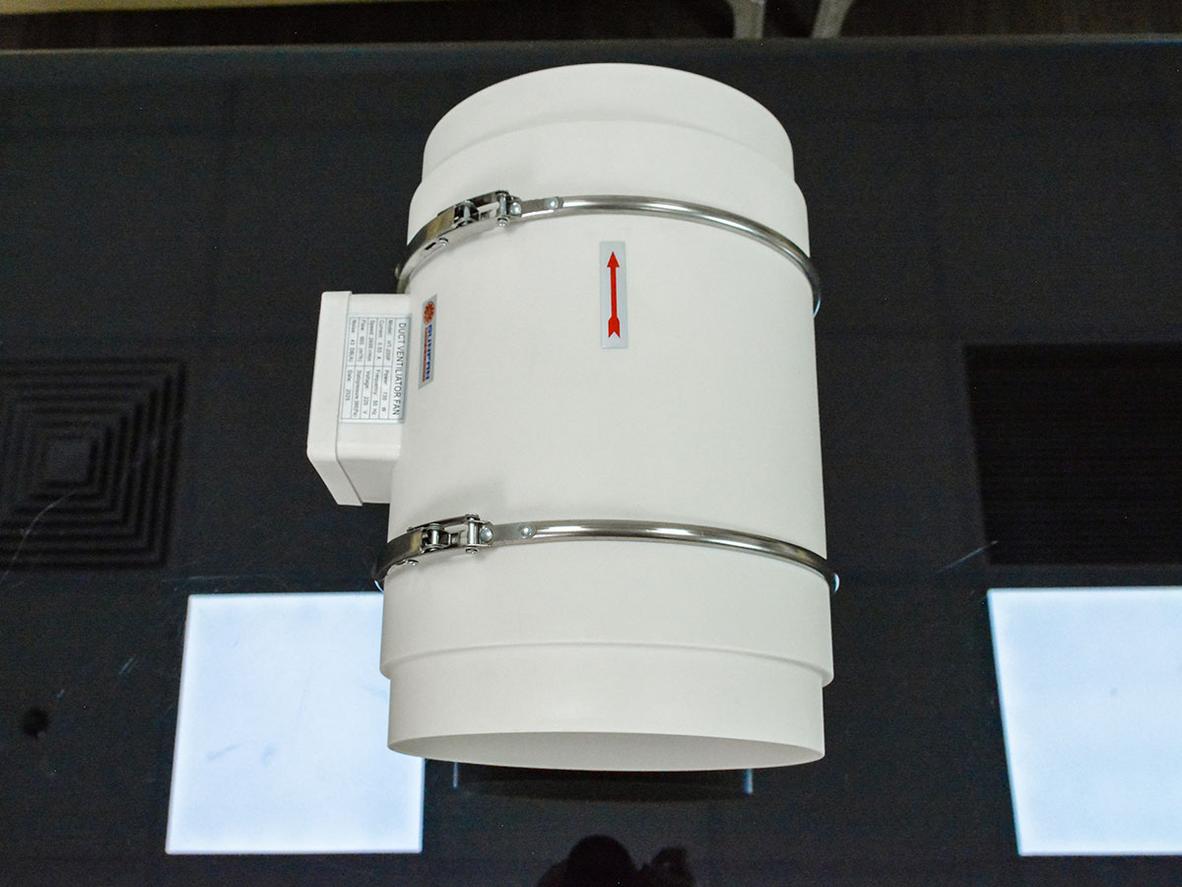 Cột áp 350-380 Pa hỗ trợ đẩy gió qua đường ống dài