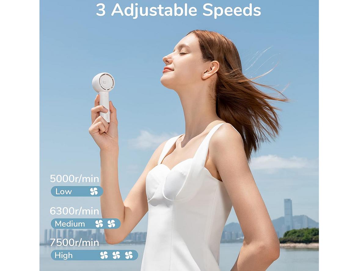 Quạt mini cầm tay Jisulife FA42 nhỏ gọn, tiện mang theo mỗi ngày.