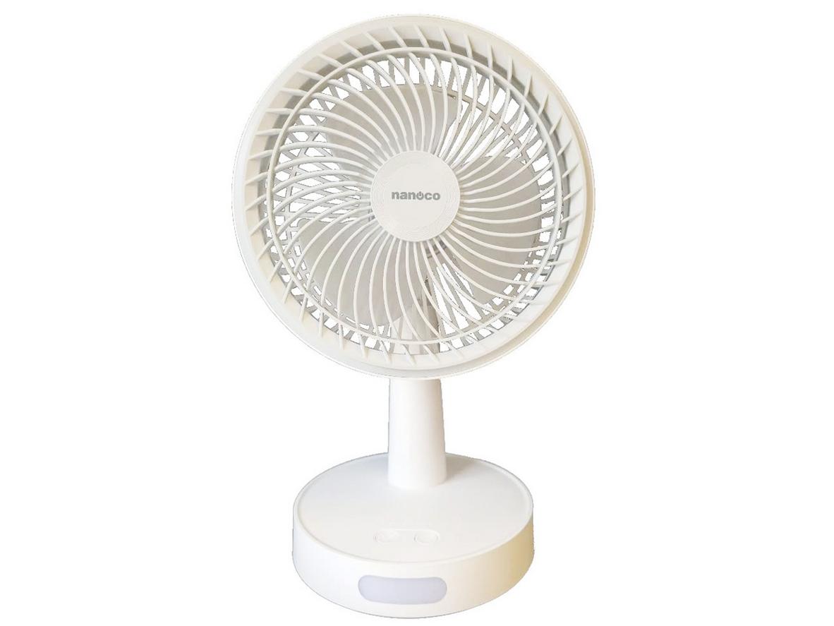 Xoay đảo gió giúp luồng mát phân bổ rộng hơn và dễ chịu hơn.