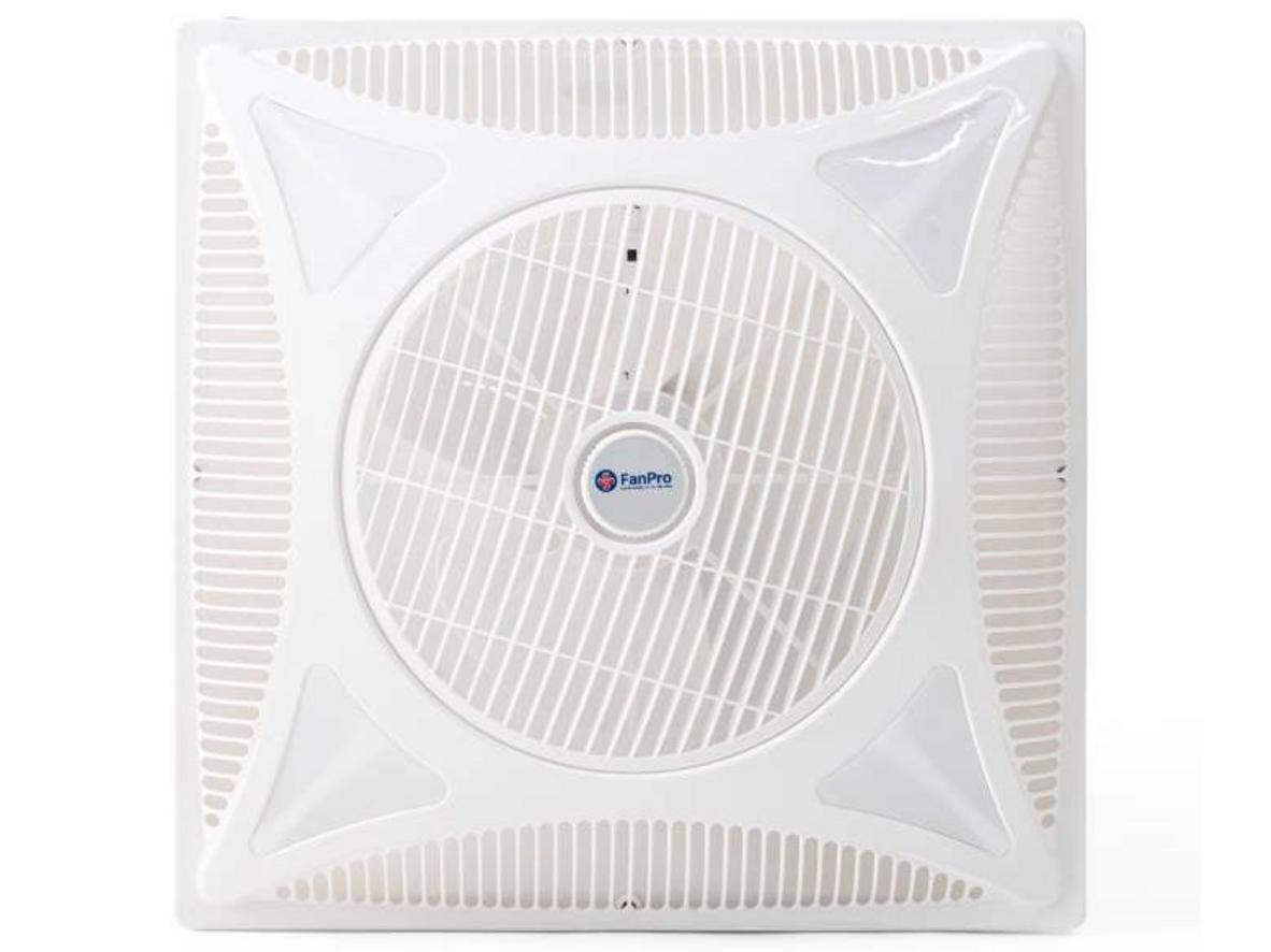 Fanpro OT600 mang lại luồng gió mạnh nhưng vẫn giữ trần nhà gọn và thẩm mỹ.